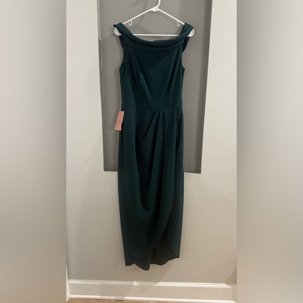 Anthropologie BHLDN Thompson
Dress OFF-THE-SHOULDER SIZE 10 Emerald green. NWT - Picture 3 of 7
